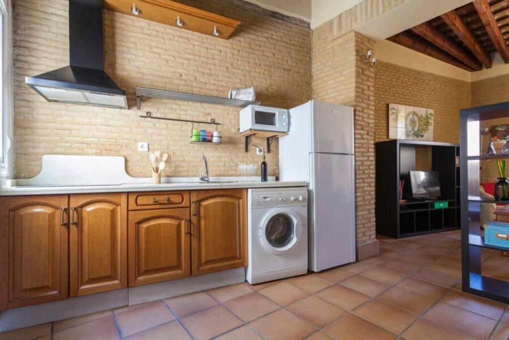 Precioso - Localizacion Perfecta **wifi - A/c** Apartamento